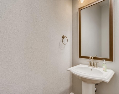 7112 Poulain Dr - Photo Thumbnail 11