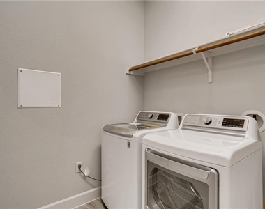 7112 Poulain Dr - Photo Thumbnail 20