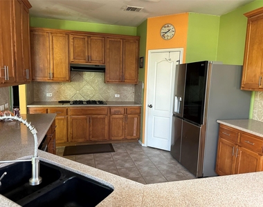 3200 Peruga Ln - Photo Thumbnail 2