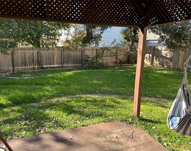 3200 Peruga Ln - Photo Thumbnail 11