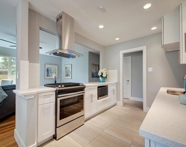 1420 Northridge Dr - Photo Thumbnail 7