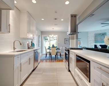 1420 Northridge Dr - Photo Thumbnail 6