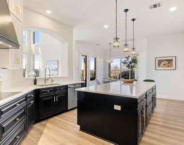 2702 Lakehurst Rd - Photo Thumbnail 9
