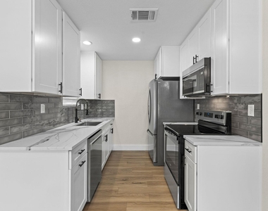 10808 Ridgeway St - Photo Thumbnail 7