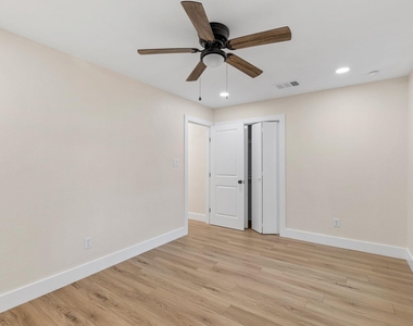 10808 Ridgeway St - Photo Thumbnail 18