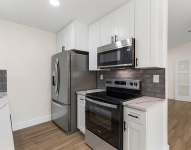 10808 Ridgeway St - Photo Thumbnail 9