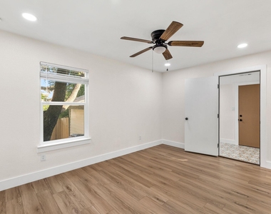 10808 Ridgeway St - Photo Thumbnail 17