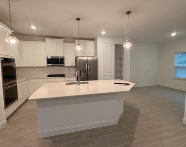282 Higgins Loop - Photo Thumbnail 6