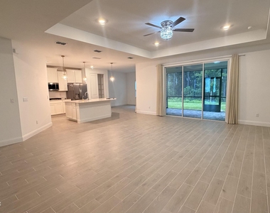 282 Higgins Loop - Photo Thumbnail 3