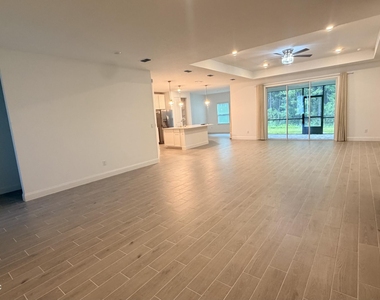 282 Higgins Loop - Photo Thumbnail 8