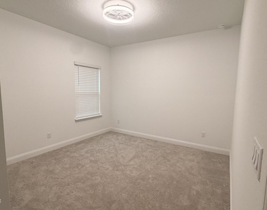 282 Higgins Loop - Photo Thumbnail 13