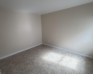 1225 Songbird Lane - Photo Thumbnail 15
