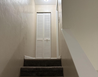 1225 Songbird Lane - Photo Thumbnail 9