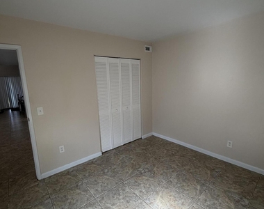 1225 Songbird Lane - Photo Thumbnail 16