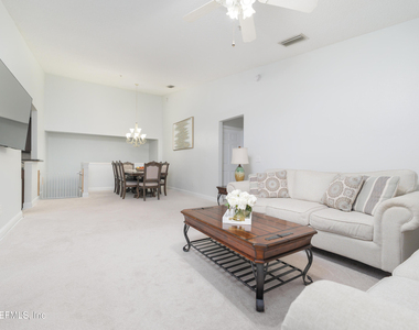 7060 Deer Lodge Circle - Photo Thumbnail 3