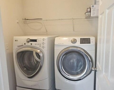 1002 Ingleside Avenue - Photo Thumbnail 10