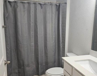 1002 Ingleside Avenue - Photo Thumbnail 9