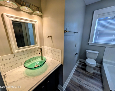 2818 Herschel Street - Photo Thumbnail 8