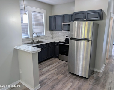 2818 Herschel Street - Photo Thumbnail 7