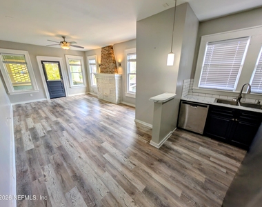 2818 Herschel Street - Photo Thumbnail 4
