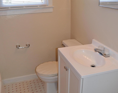 803 Acosta Street - Photo Thumbnail 9