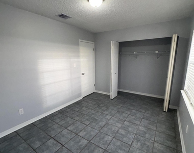 12948 Gillespie Avenue - Photo Thumbnail 13