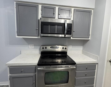 12948 Gillespie Avenue - Photo Thumbnail 5