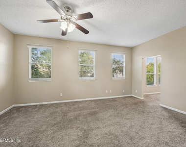 2737 Vernon Terrace - Photo Thumbnail 3