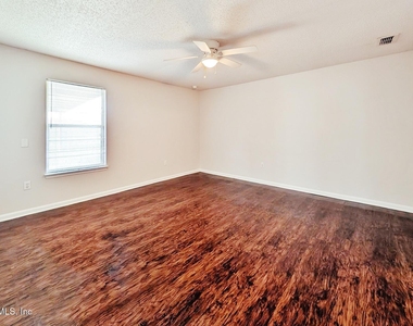 10850 Wahine Drive N - Photo Thumbnail 7
