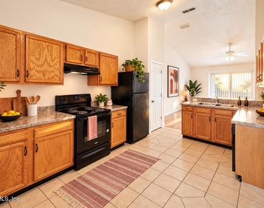 10850 Wahine Drive N - Photo Thumbnail 2