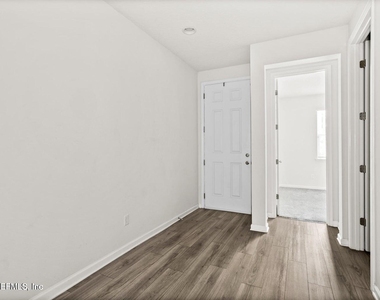 3067 Alpin Drive - Photo Thumbnail 5