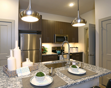 690 E Algonquin Road - Photo Thumbnail 6