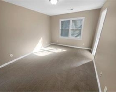 688 Stratford Green - Photo Thumbnail 12