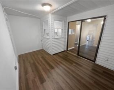 688 Stratford Green - Photo Thumbnail 21