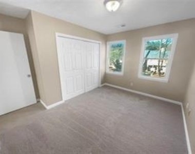 688 Stratford Green - Photo Thumbnail 16