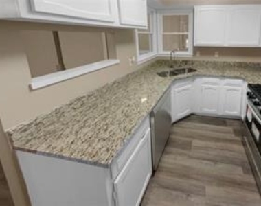 688 Stratford Green - Photo Thumbnail 7