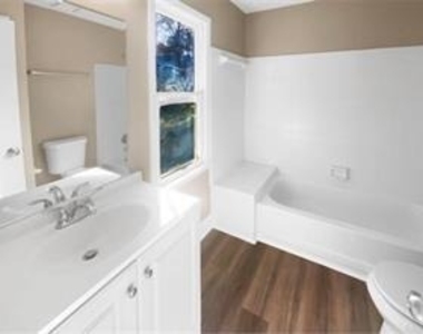 688 Stratford Green - Photo Thumbnail 15