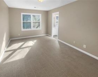 688 Stratford Green - Photo Thumbnail 11