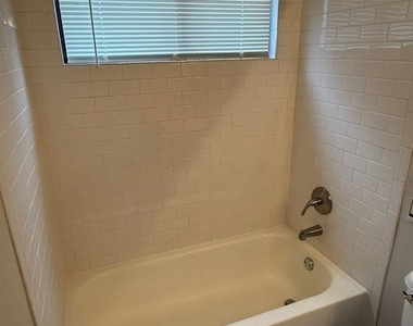 3064 Long Grove Lane - Photo Thumbnail 20