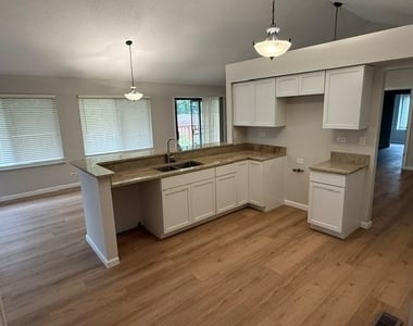 3064 Long Grove Lane - Photo Thumbnail 6