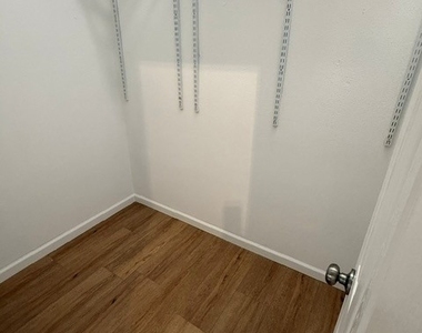 3064 Long Grove Lane - Photo Thumbnail 14