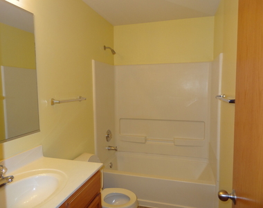 191 Willoughby Court - Photo Thumbnail 3