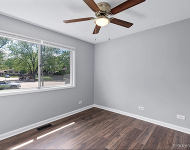 240 Bristol Way - Photo Thumbnail 11