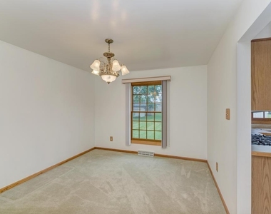 1102 Country Drive - Photo Thumbnail 13