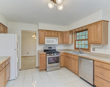 1102 Country Drive - Photo Thumbnail 9