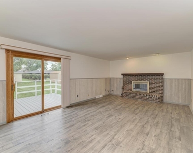 1102 Country Drive - Photo Thumbnail 17