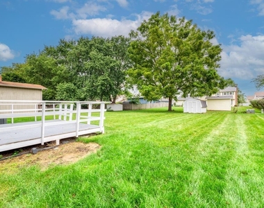 1102 Country Drive - Photo Thumbnail 34