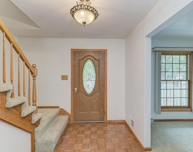 1102 Country Drive - Photo Thumbnail 6