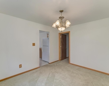 1102 Country Drive - Photo Thumbnail 14