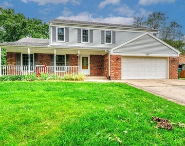 1102 Country Drive - Photo Thumbnail 3